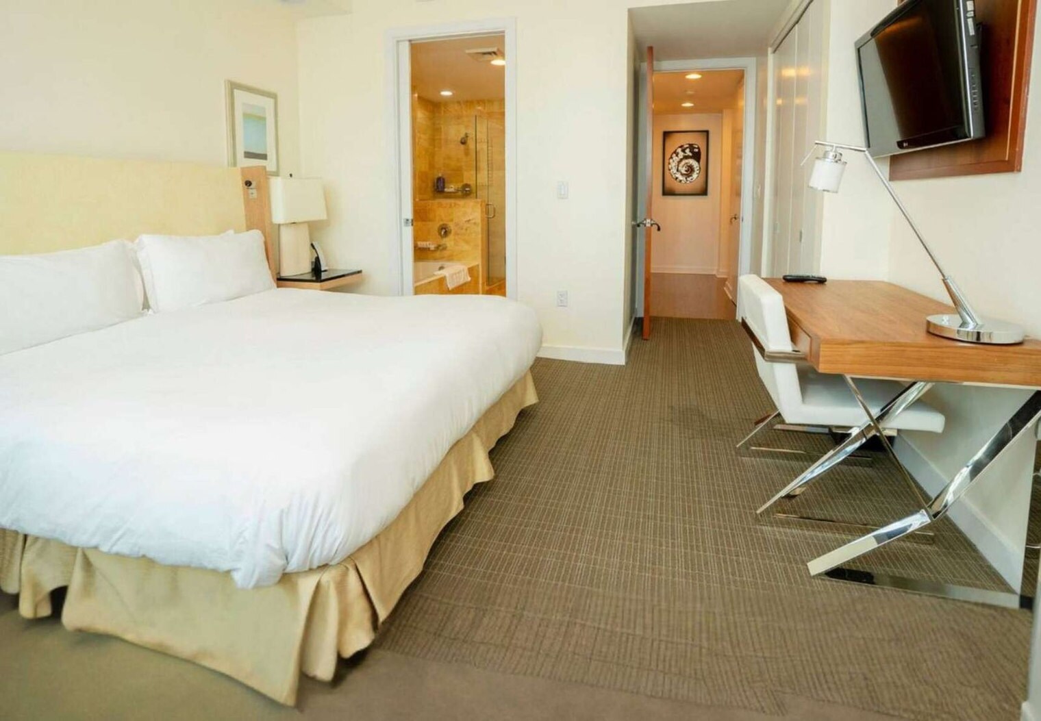 Building Photo - 1395 Brickell Ave