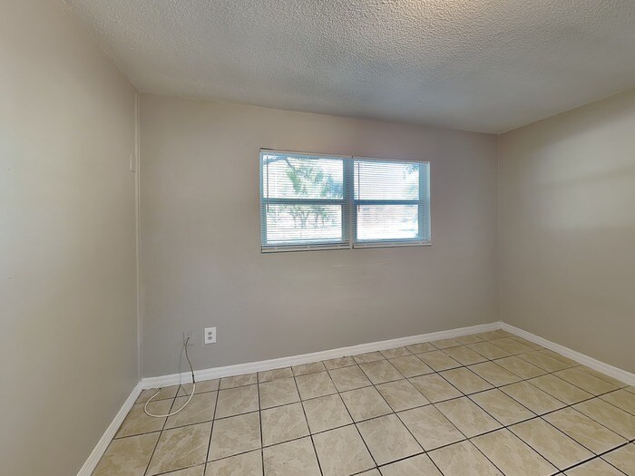 Building Photo - 1301 Sandy Ln