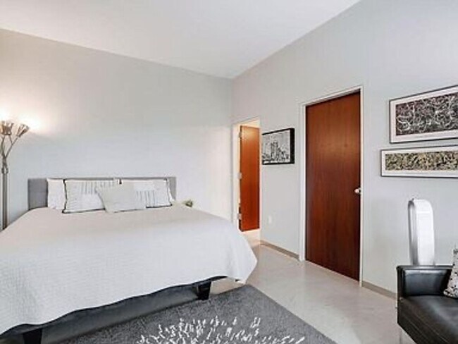 Building Photo - Contract For Deed - Cloud 9 Sky Flat Condo