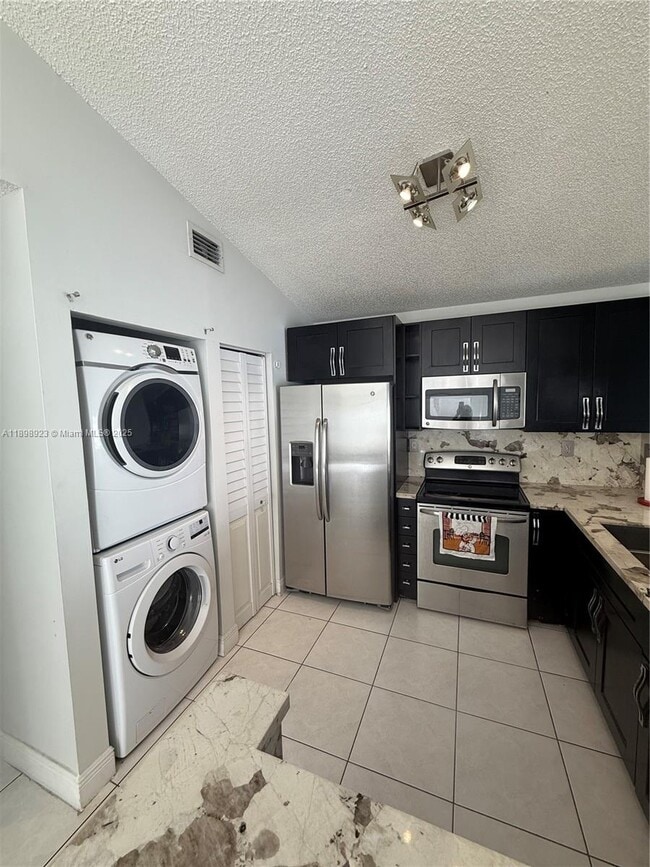 Building Photo - 17913 SW 145th Ave