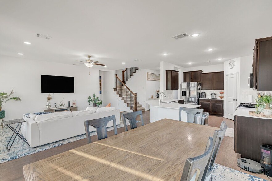 Building Photo - 111 Fortuna Ct