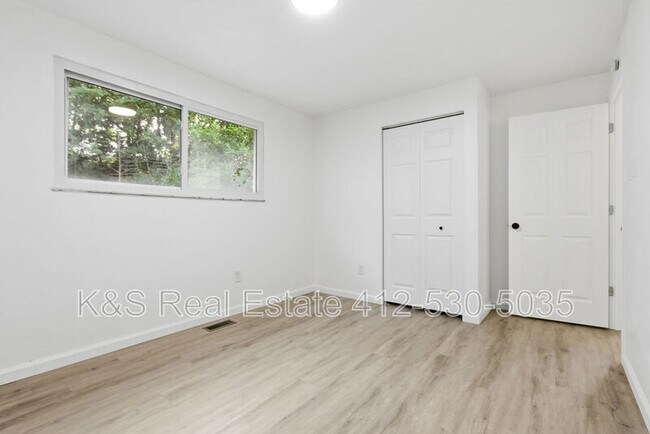 Building Photo - 29 Janyce Dr