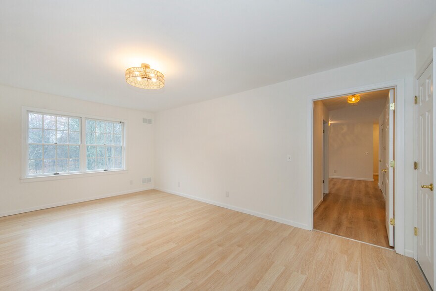 Building Photo - 70 Harristown Rd