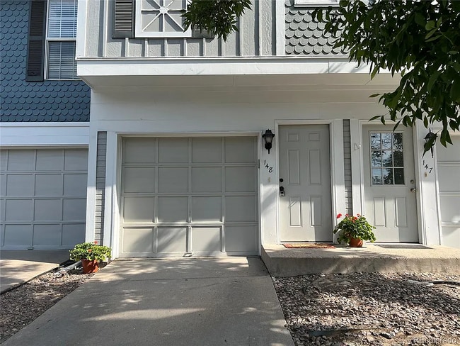Primary Photo - **Move in Specials**Beautifully remodeled ...