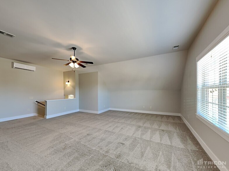 Building Photo - 1047 Harper Dean Wy