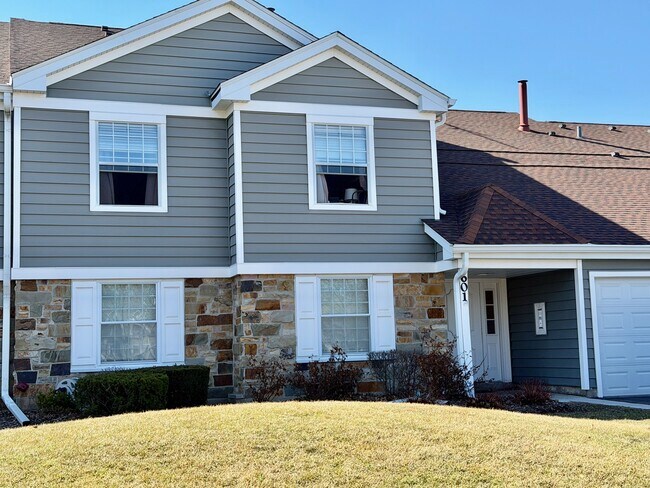 Building Photo - 601 Eastview Ct