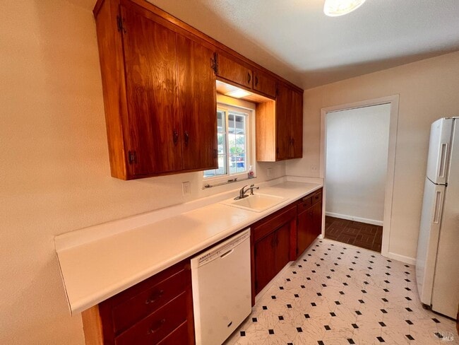 Building Photo - 851 Rolling Green Dr