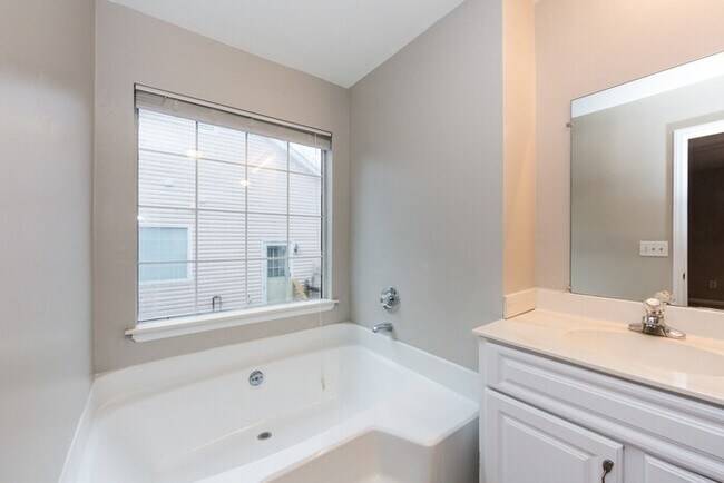 Building Photo - Wonderful 3BD/2BA Open Concept Ranch Home!
