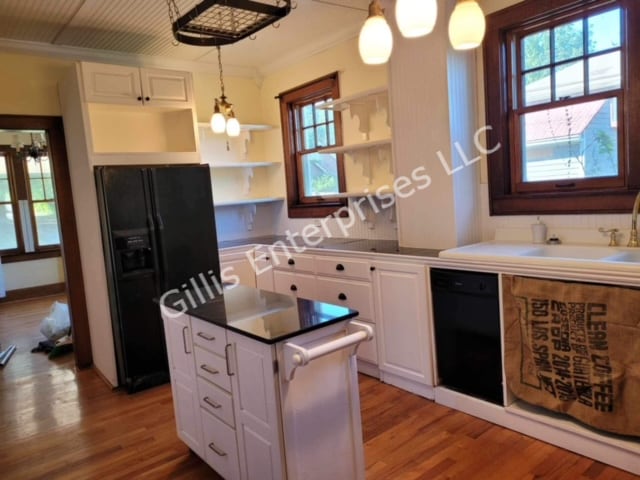 Kitchen - 107 W 11th Ave