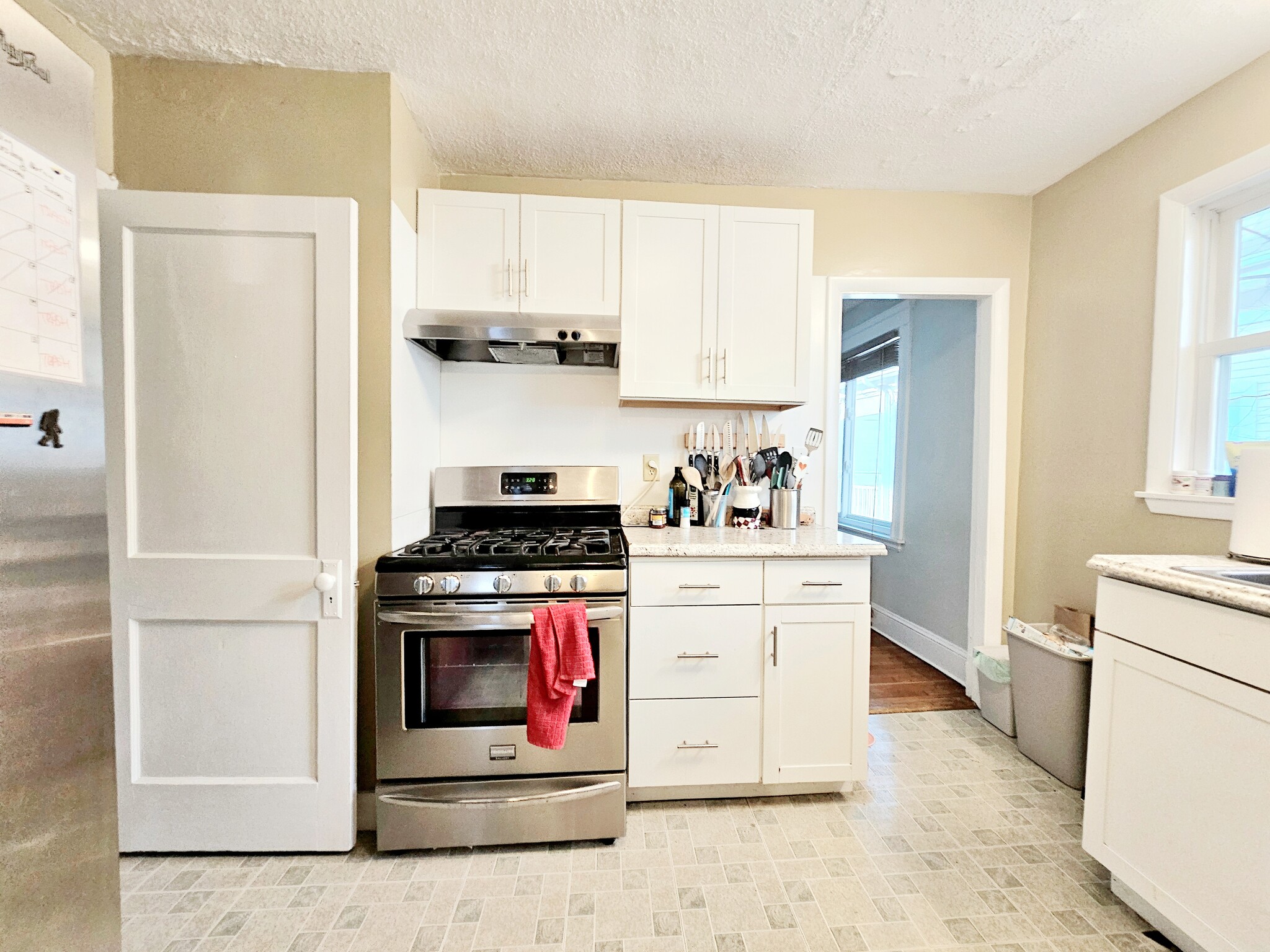 Building Photo - 44 Day St