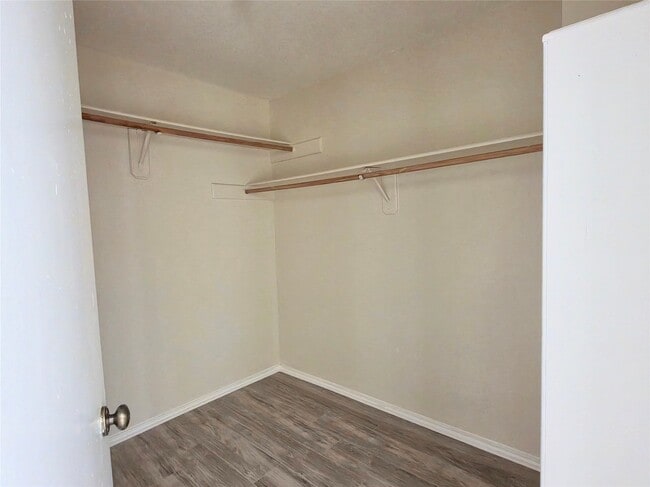 Building Photo - 13939 Plantation Valley Dr