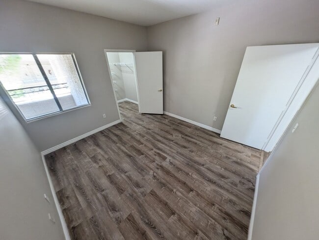 Building Photo - 8250 N Grand Canyon Dr