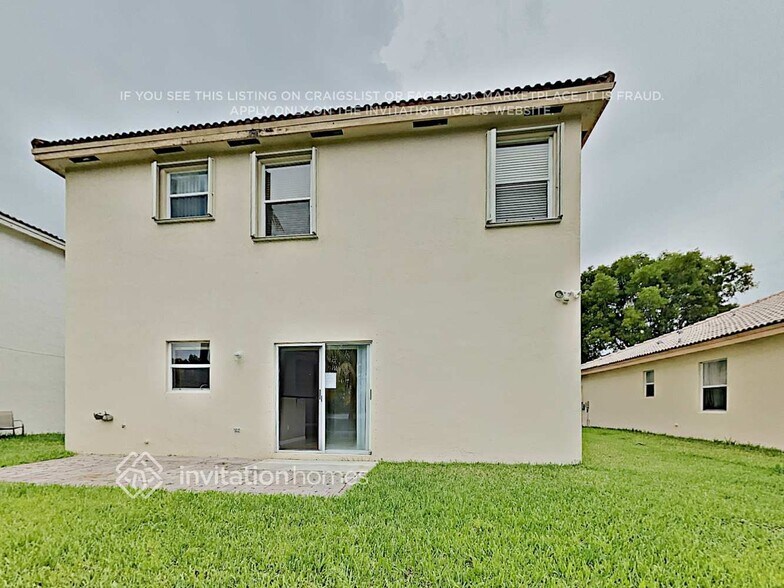 Building Photo - 1382 SW 106th Ave