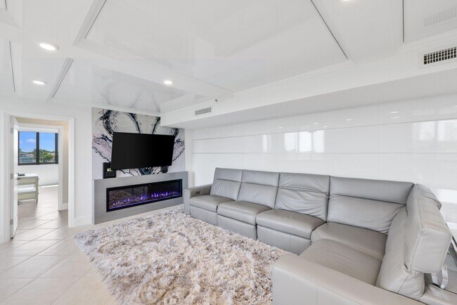 Building Photo - 3420 S Ocean Blvd