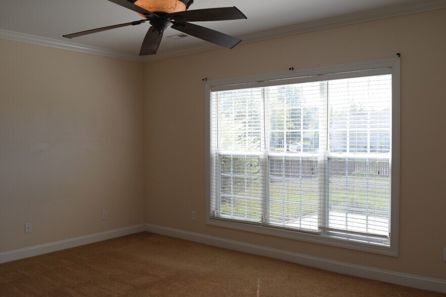 Building Photo - 1305 Wakefield Ct