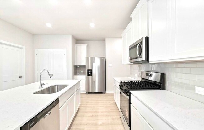 Building Photo - 32915 Silver Mdw Wy