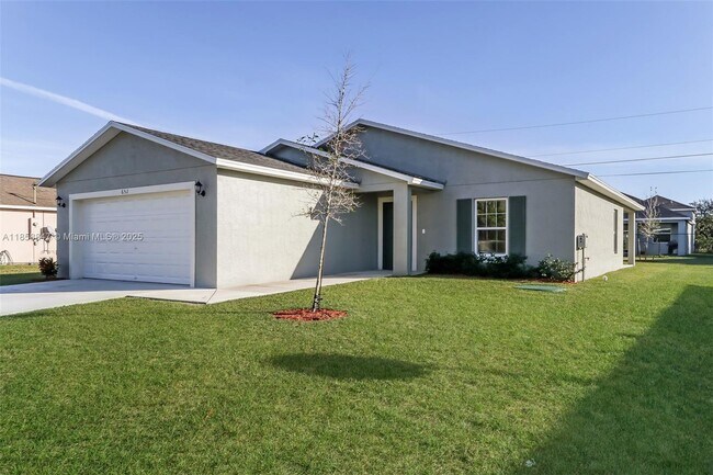 Building Photo - 652 SW Jacoby Ave