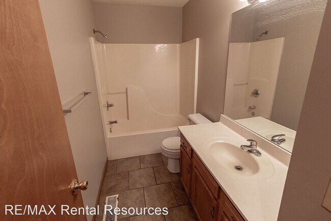 Building Photo - 4 br, 2 bath House - 2505 Northampton Dr