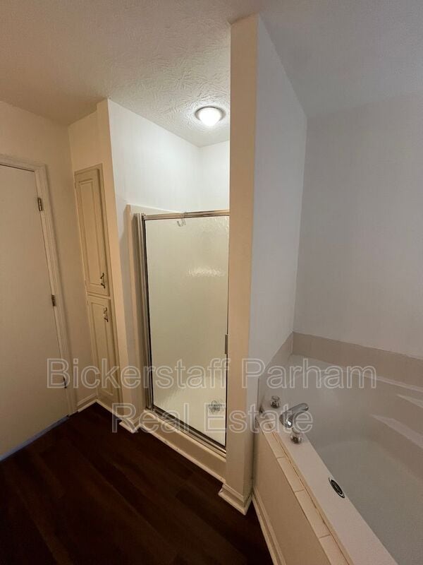 Building Photo - 165 Sweetwater Dr