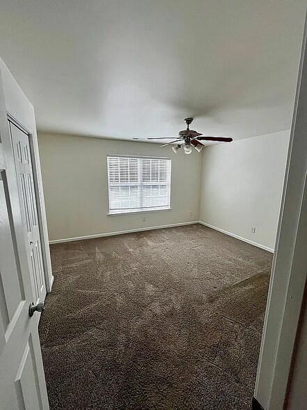 Building Photo - 309 Waterford Dr
