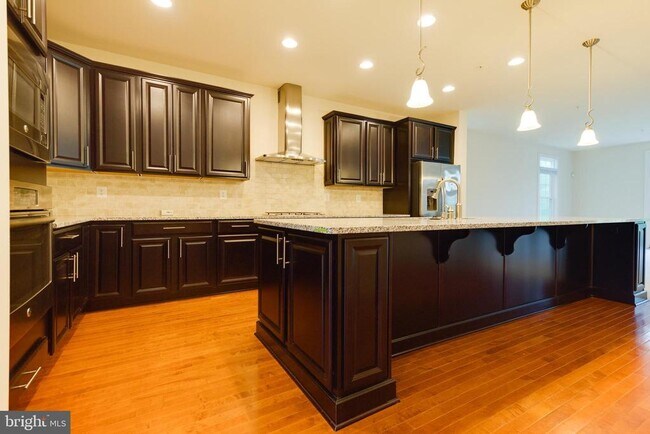 Building Photo - 5255 Stream Bank Ln