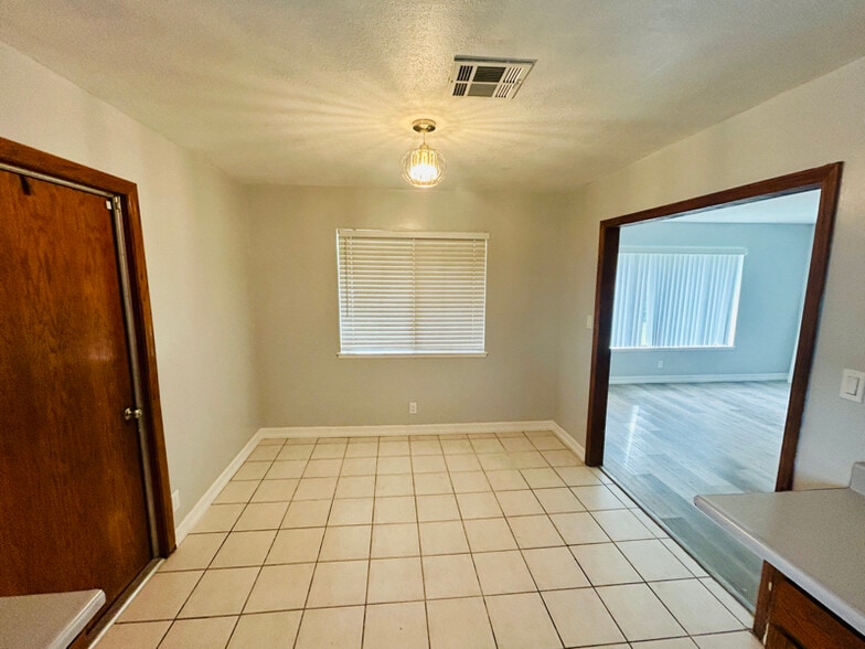 Building Photo - 115 Kendra Way