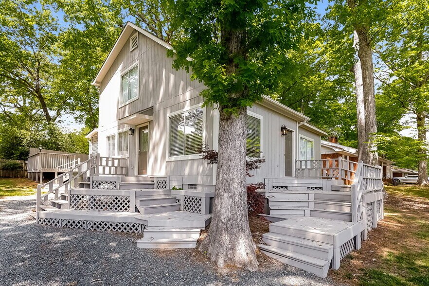 Building Photo - 304 S Westover Dr