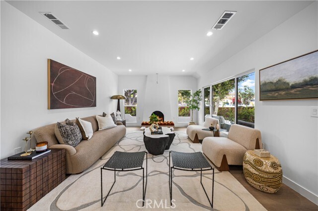 Building Photo - 2203 Pelham Ave