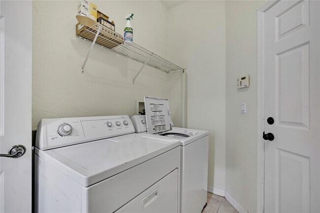 Building Photo - 12052 Jade Ave