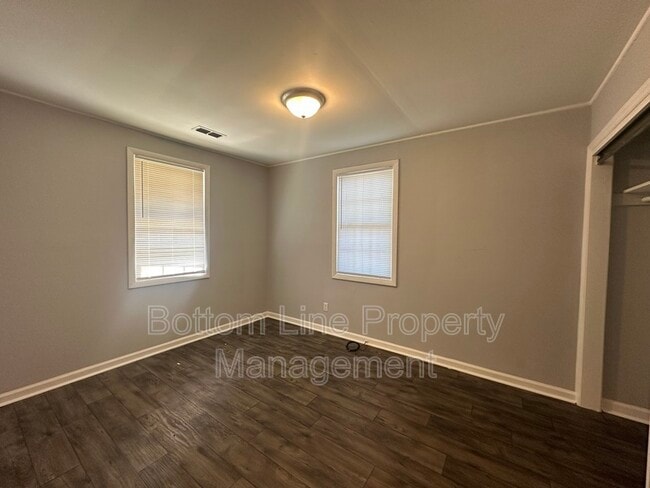 Building Photo - 1261 Thelbert Dr