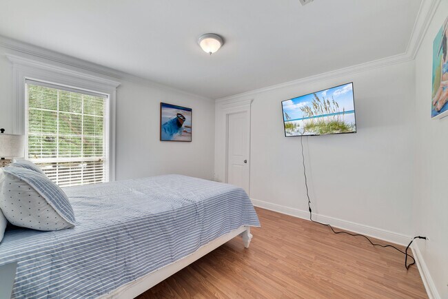 Building Photo - 2009 Wedgewood Cir