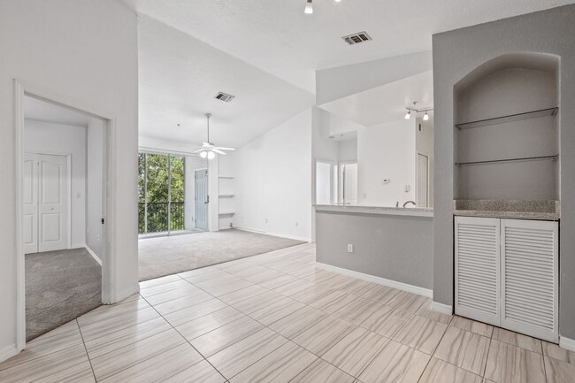 Building Photo - 5513 Legacy Crescent Pl