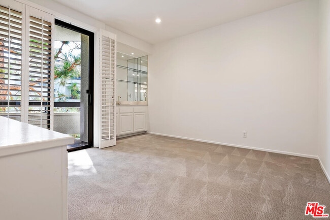 Building Photo - 2131 Century Park Ln