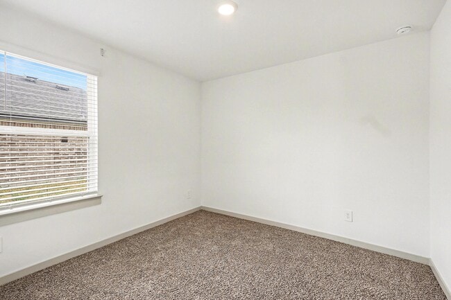 Building Photo - 9926 Palm Royal Dr