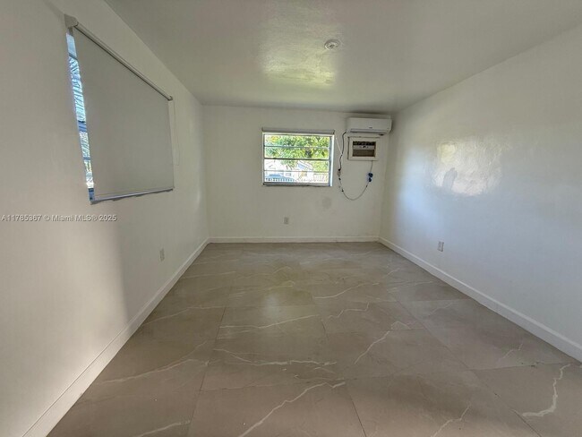 Building Photo - 2400 NW 25th Ave