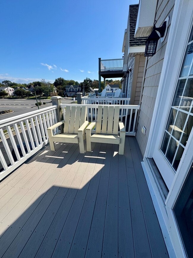 Building Photo - 6386 Waters Edge Dr