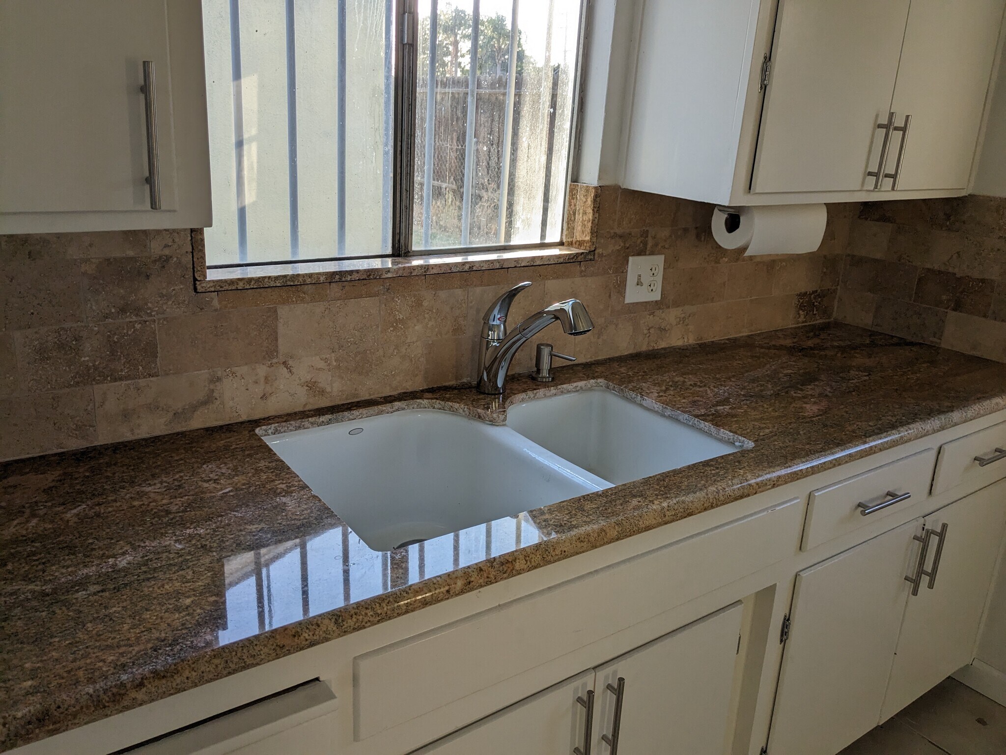 Building Photo - 418 Real Rd