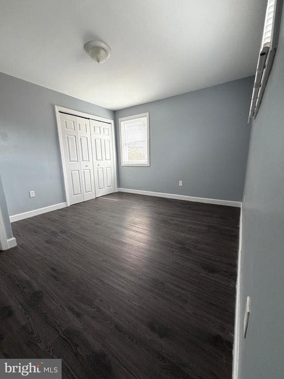 Building Photo - 924 7th St