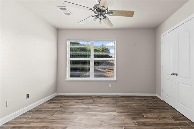 Building Photo - 5517 Greenview Ct