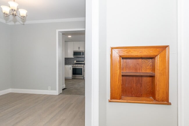 Building Photo - 412 Keeble St