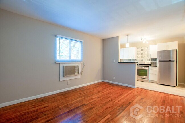 Building Photo - 767 Greenwood Ave NE