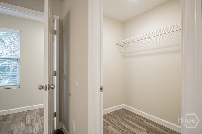 Building Photo - 22 Nelson St