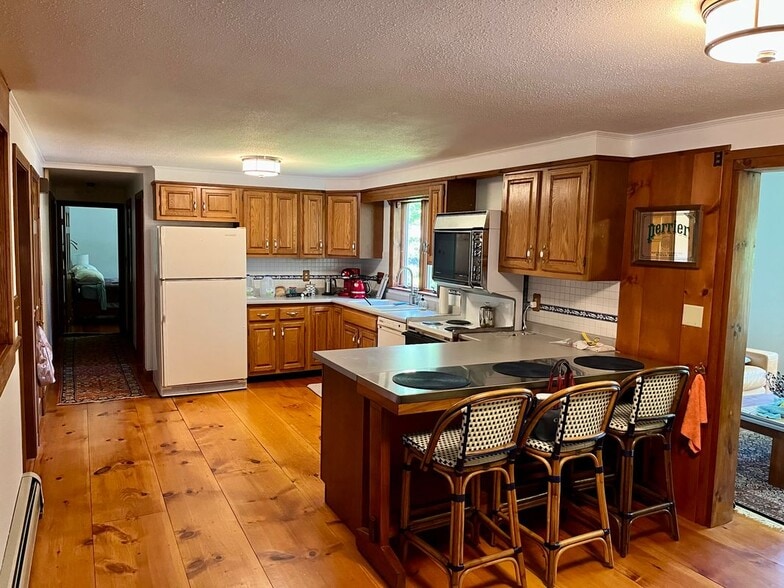 Building Photo - 75 S Rd