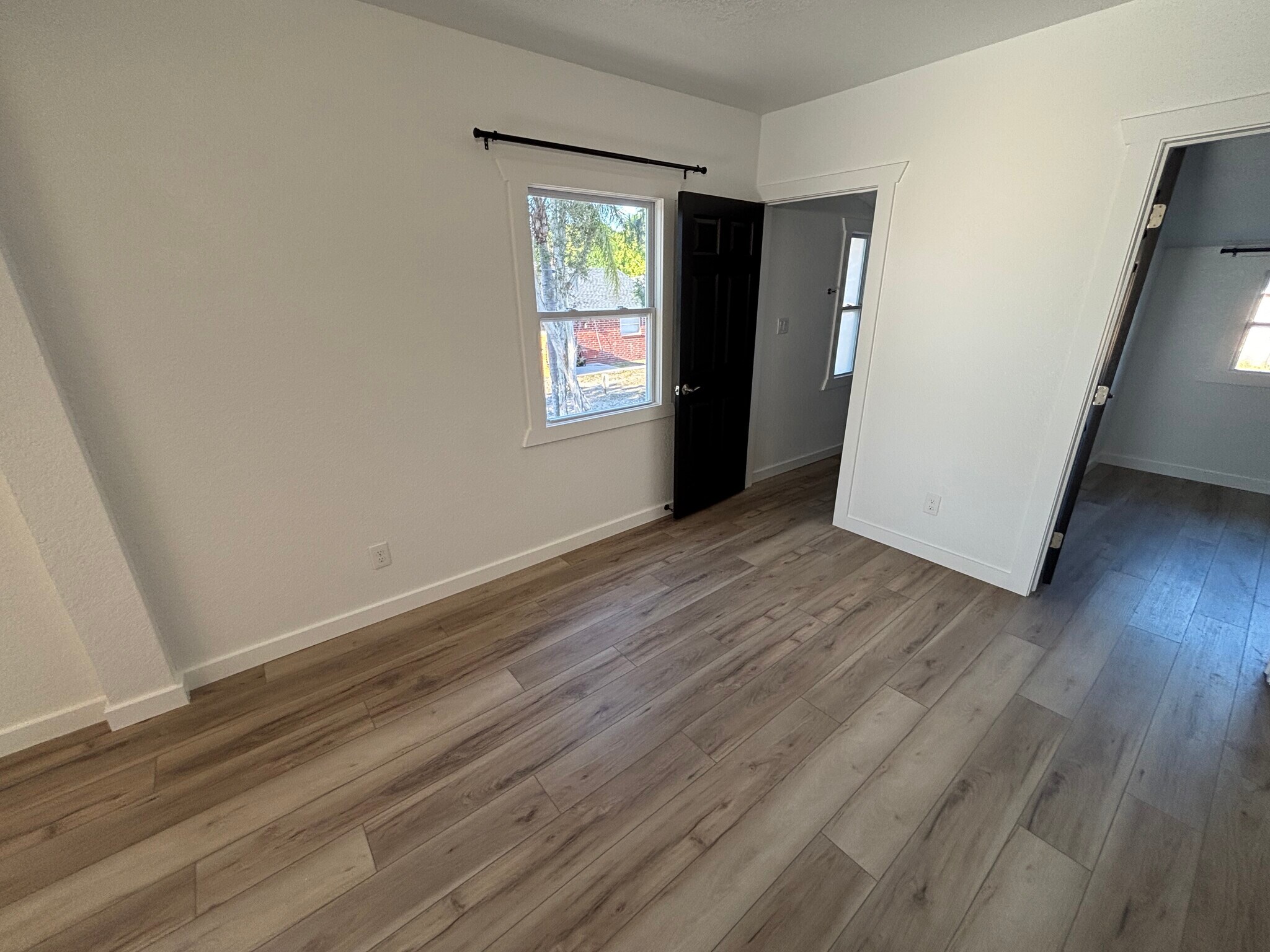 Building Photo - 150 S Nekoma Ave