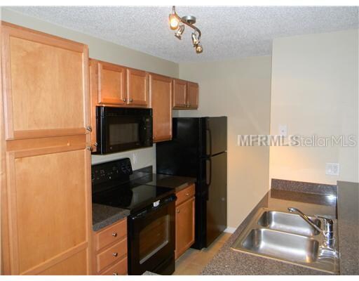 Building Photo - 214 Lake Parsons Green