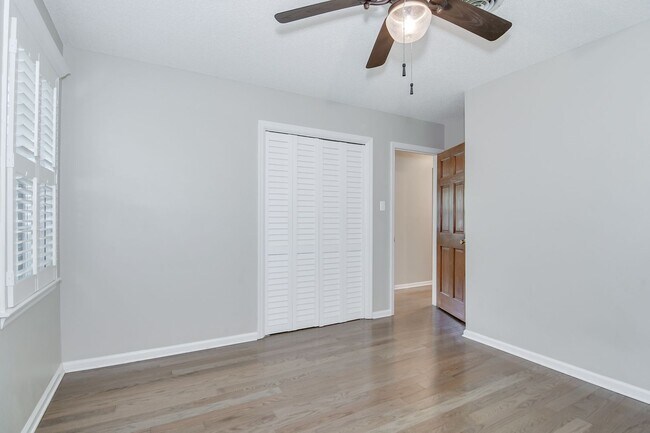 Building Photo - Beautiful Ranch in Montclair!