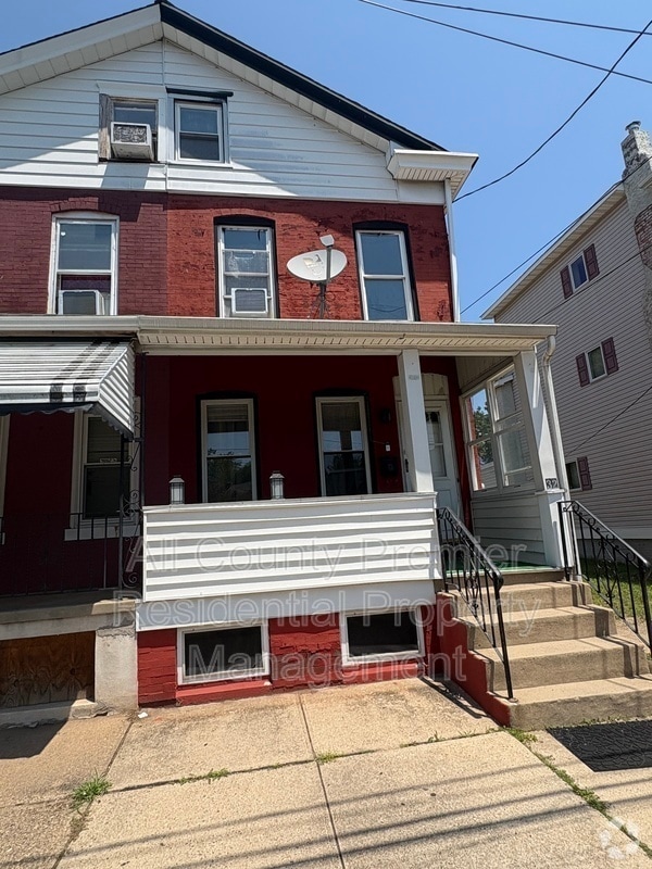 Building Photo - 32 Dresden Ave