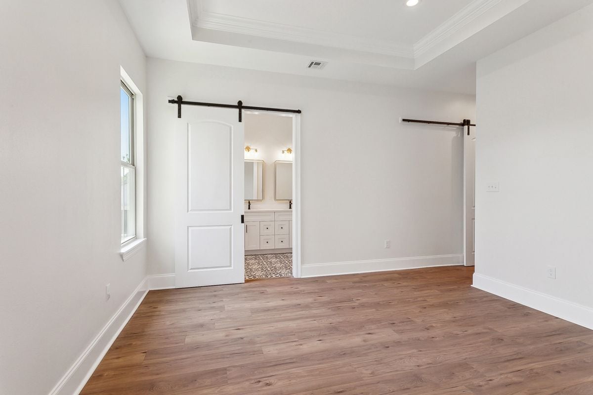 Building Photo - 606 Whitney Ave.