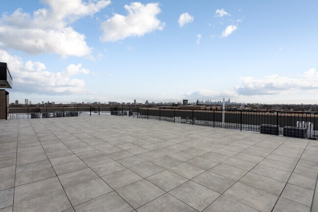 Building Photo - 2505 W Farragut Ave