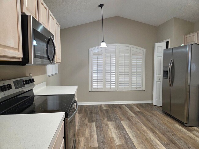 Building Photo - 3/2 In King's Ridge 55+ Community